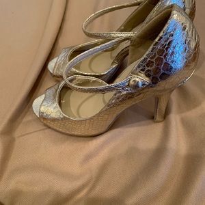 Steve Madden Mary Jane Style Shoes!